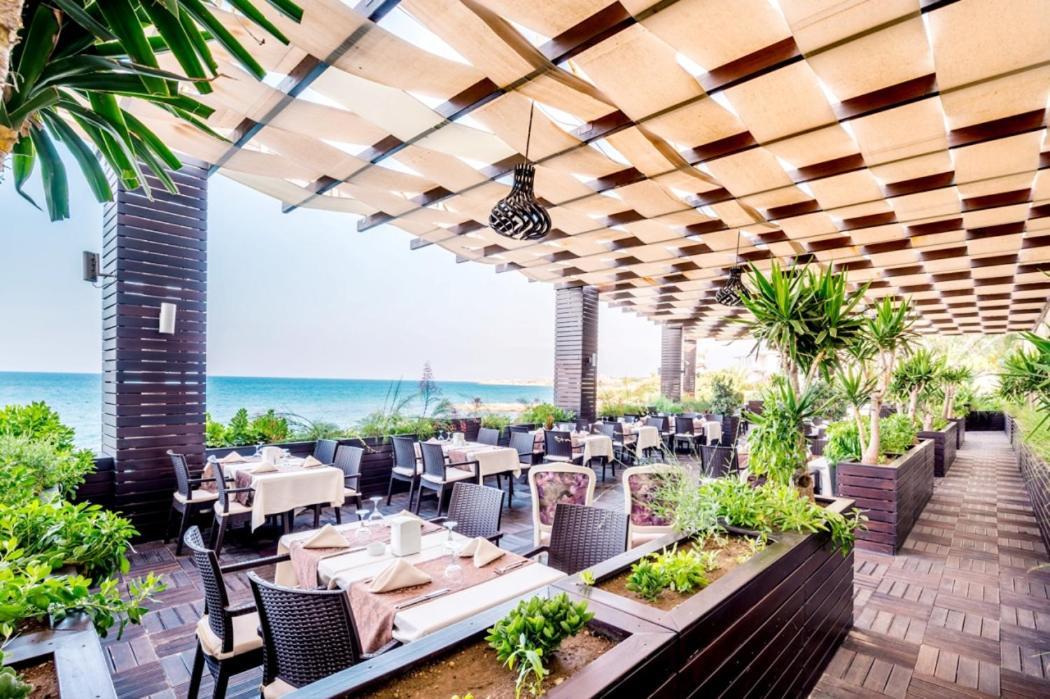 Vuni Palace Luxury Resort & Beach & Casino 키레니아 외부 사진