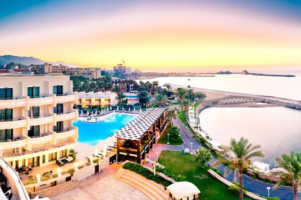 Vuni Palace Luxury Resort & Beach & Casino 키레니아 외부 사진