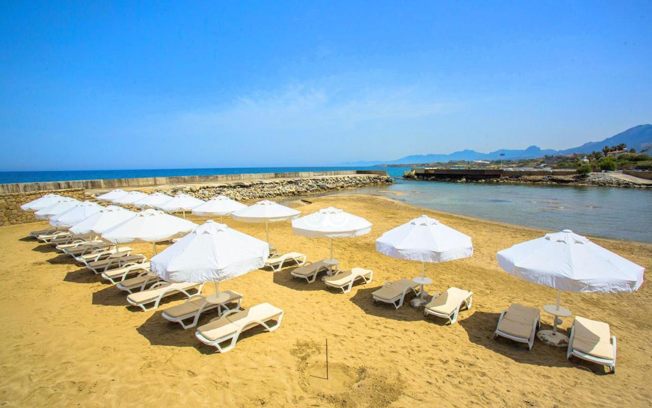 Vuni Palace Luxury Resort & Beach & Casino 키레니아 외부 사진