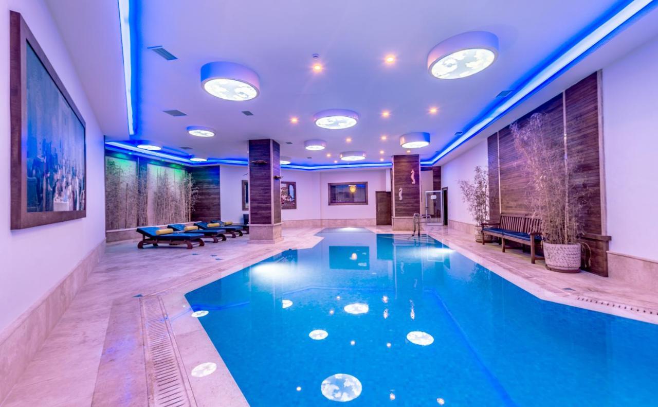 Vuni Palace Luxury Resort & Beach & Casino 키레니아 외부 사진