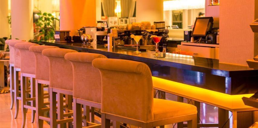 Vuni Palace Luxury Resort & Beach & Casino 키레니아 외부 사진