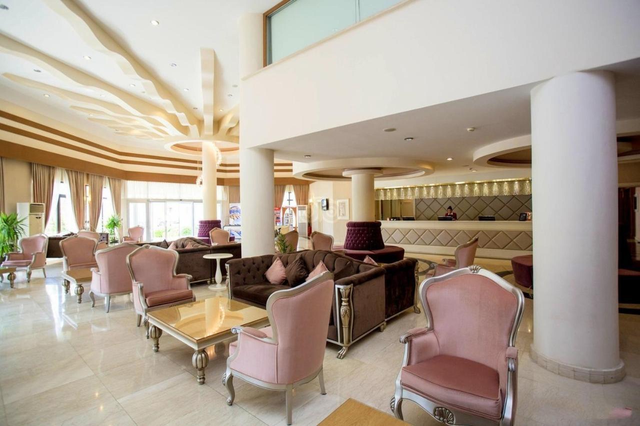 Vuni Palace Luxury Resort & Beach & Casino 키레니아 외부 사진