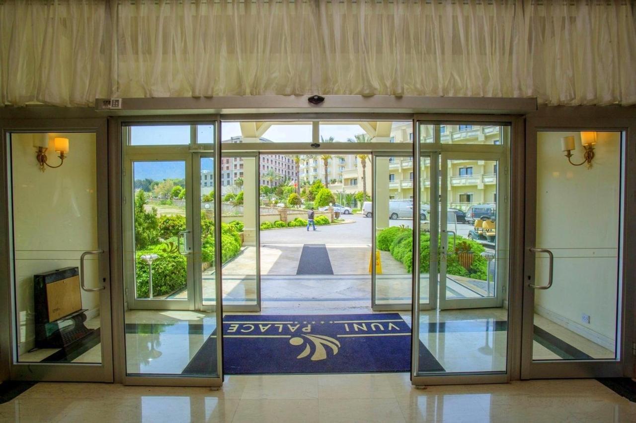 Vuni Palace Luxury Resort & Beach & Casino 키레니아 외부 사진