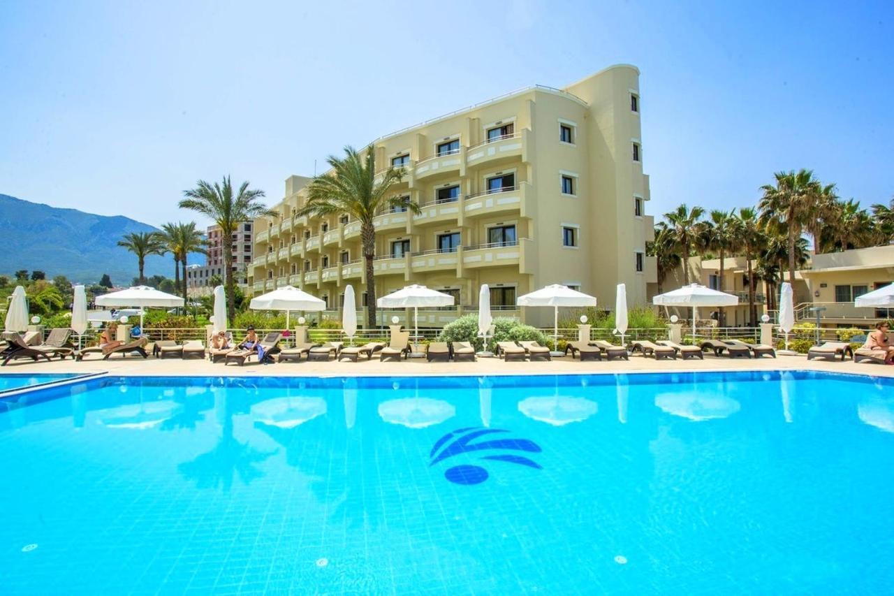 Vuni Palace Luxury Resort & Beach & Casino 키레니아 외부 사진