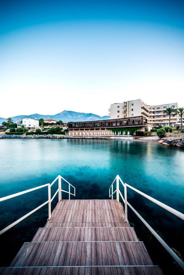 Vuni Palace Luxury Resort & Beach & Casino 키레니아 외부 사진